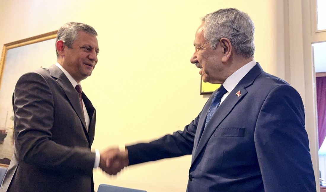 CHP Genel Başkanı Özgür Özel, TBMM’nin eski başkanlarından Bülent Arınç’ı