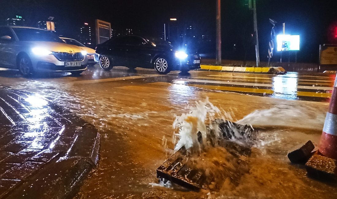 Şanlıurfa’da gece saatlerinden itibaren etkisini artıran şiddetli sağanak yağış hayatı