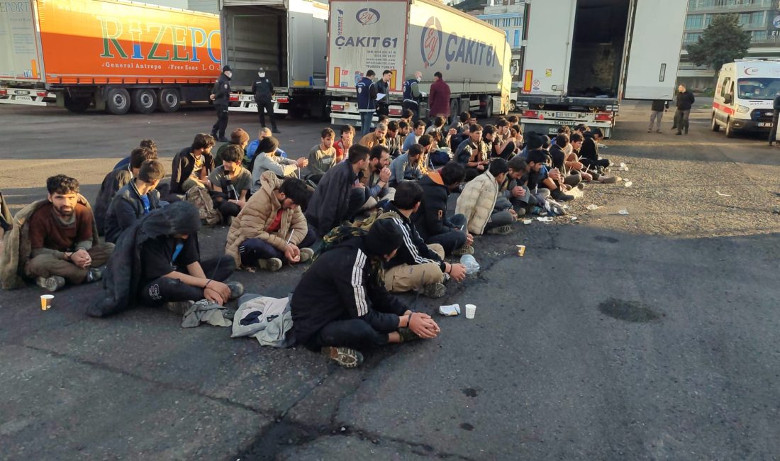 Rize İl Emniyet Müdürlüğü ekiplerinin gerçekleştirdiği denetimler sırasında durdurulan yabancı