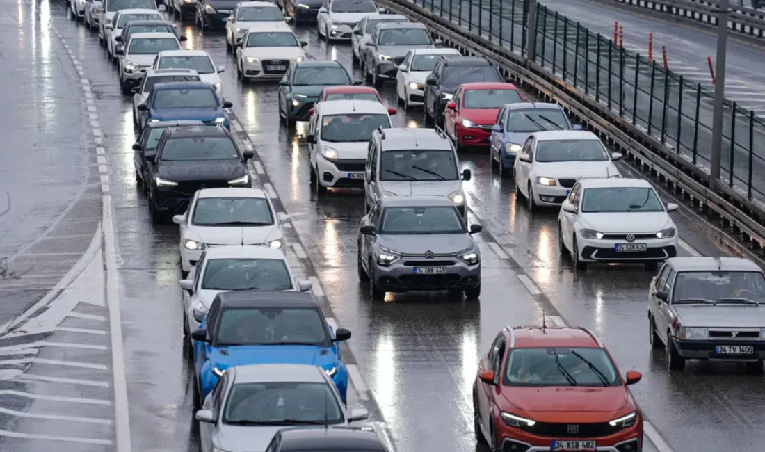 Ramazan Bayramı tatilinin son gününde memleketlerinden ve tatil beldelerinden dönen