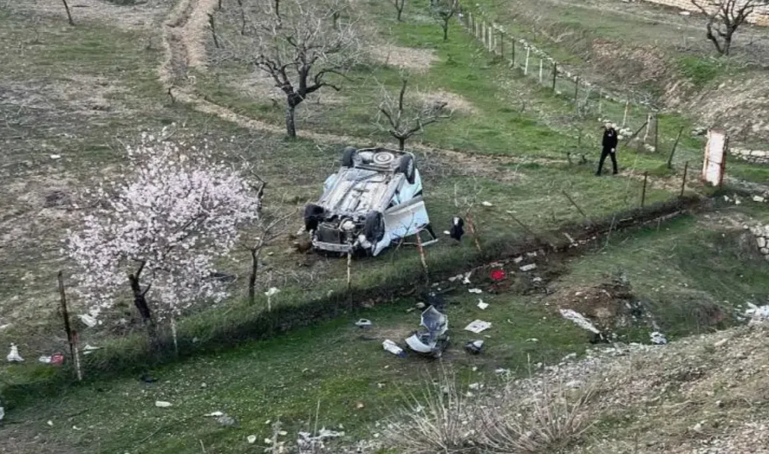 Siirt’te sürücüsünün direksiyon hakimiyetini kaybetmesi sonucu kontrolden çıkarak metrelerce yükseklikten