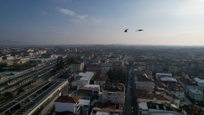 Sakarya’nın yüksek kesimlerinde etkili olan kar yağışı Hendek ilçesini tamamen