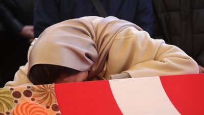 İstanbul’da öğrencisi tarafından sınıfta saldırıya uğrayarak hayatını kaybeden biyoloji öğretmeni