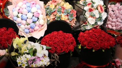 Dünya Kadınlar Günü heyecanı tüm şehri sararken, çiçekçiler en özel