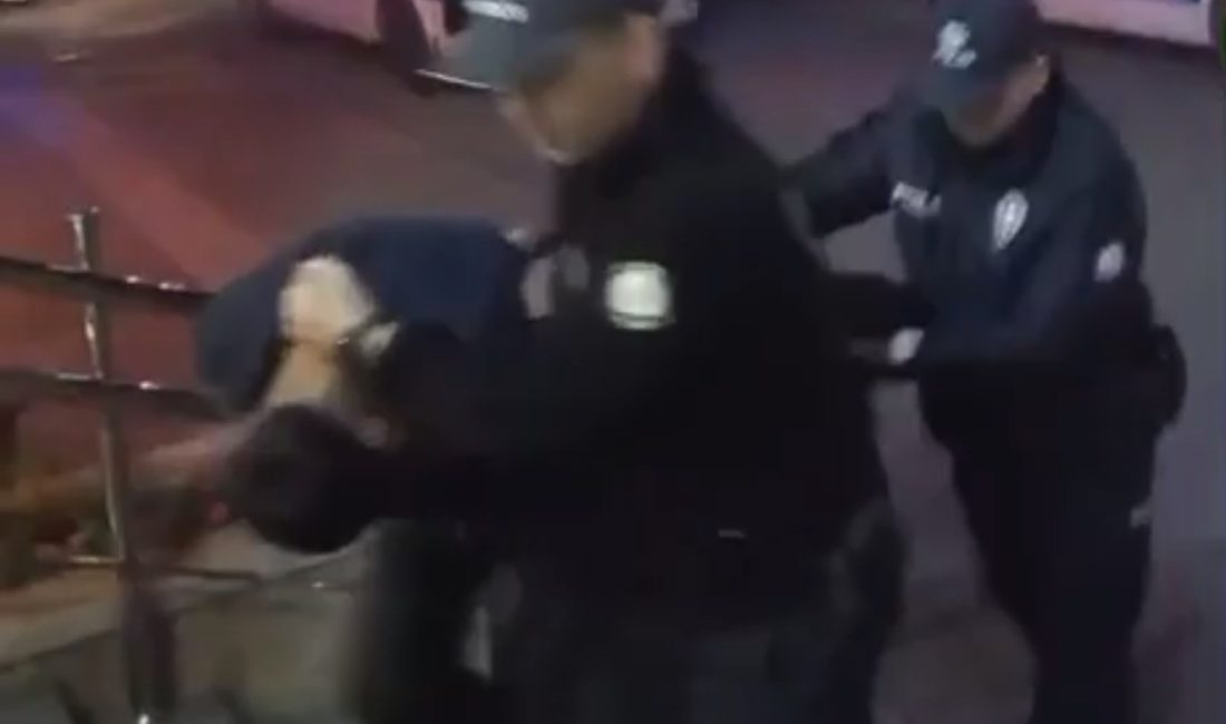 Adana’da trafikte yol verme tartışması sonrası içinde aile bulunan bir