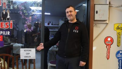 Hatay’da 30 yıldır terzilik yapan Niyazi Altınöz, bitmek bilmeyen pazarlıklardan