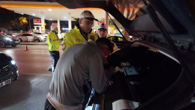 İstanbul’un en hareketli noktalarından biri olan Kadıköy’de üç gece boyunca