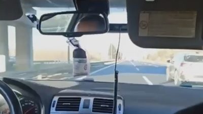 Sakarya’da polisin “dur” ihtarına uymayarak kaçmaya başlayan SUV tipi araç,