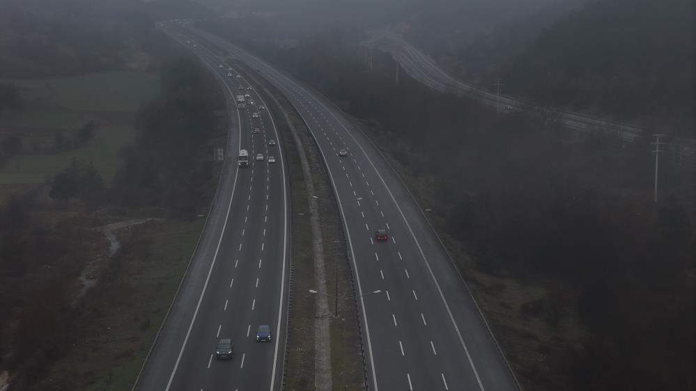 Ramazan Bayramı tatilinin başlamasıyla birlikte yollara düşen binlerce sürücü, Anadolu