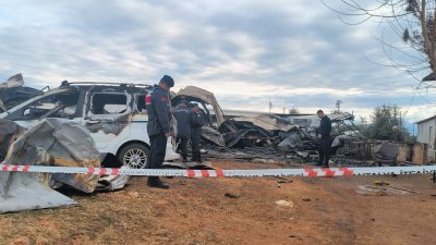 Antalya’nın Kepez ilçesinde gece saatlerinde meydana gelen feci yangın tüm