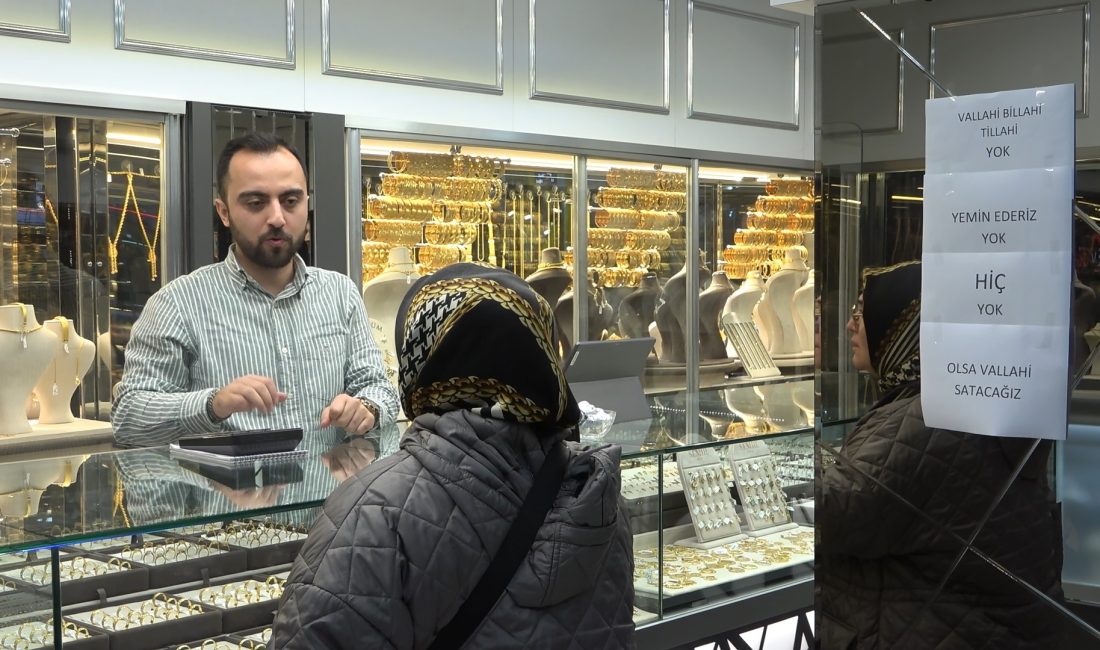 Altın fiyatlarındaki ani gerileme sonrası talebin patlamasıyla birlikte kuyumcularda gram