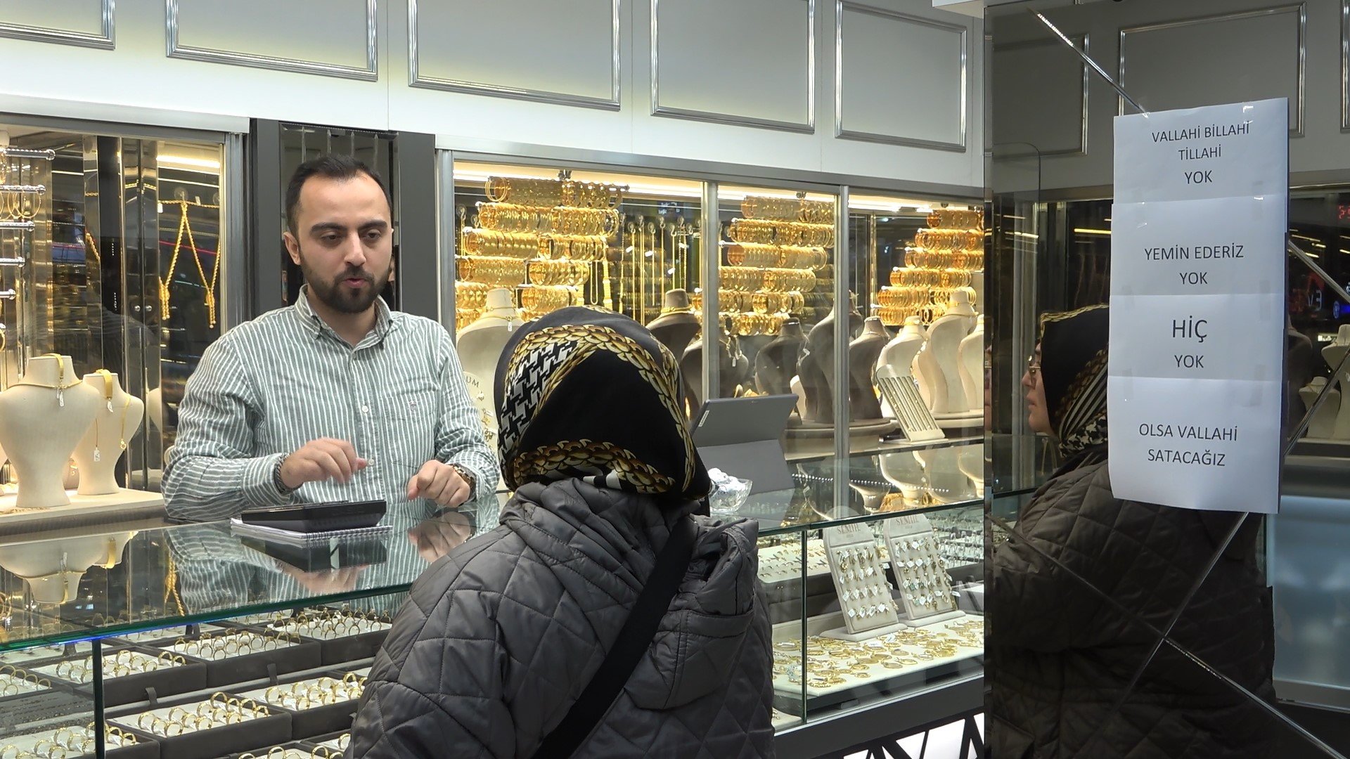 Altın fiyatlarındaki ani gerileme sonrası talebin patlamasıyla birlikte kuyumcularda gram