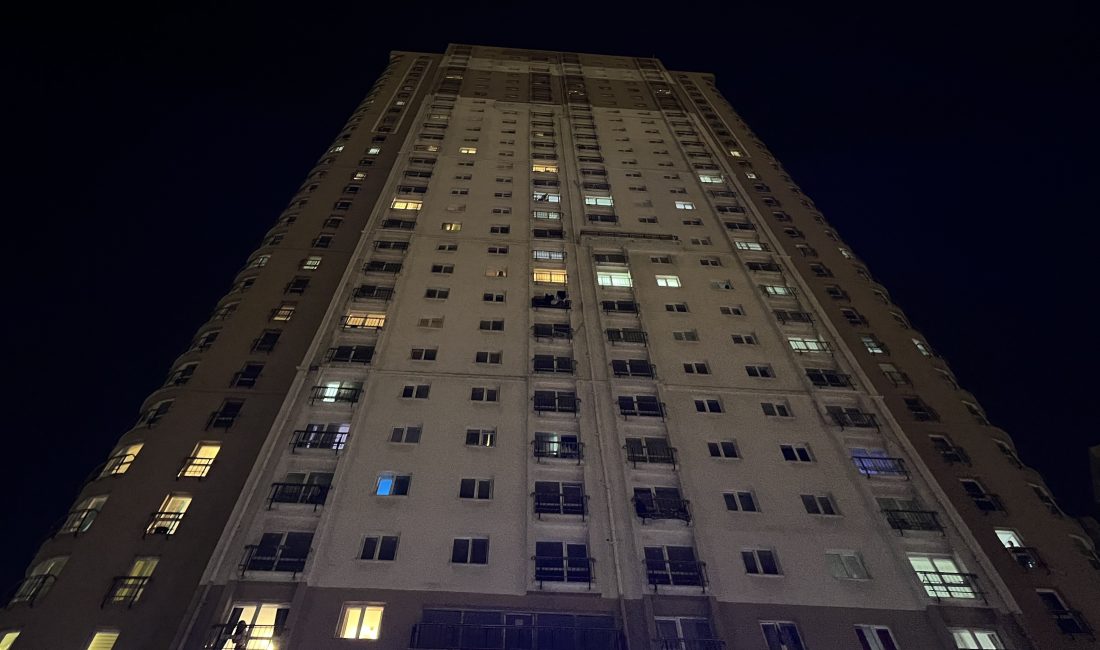 İstanbul Esenyurt’ta lüks bir sitenin bahçesinde bulunan cansız beden bölgede