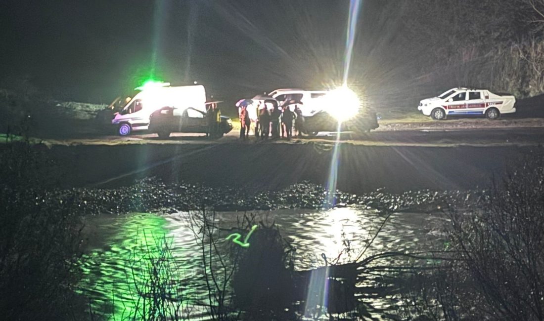 Muğla’nın Seydikemer ilçesinde balık avlamak için Eşen Çayı kenarına giden