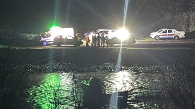 Muğla’nın Seydikemer ilçesinde balık avlamak için Eşen Çayı kenarına giden