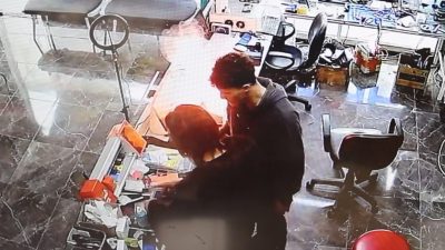 Aksaray’da bir telefon tamircisinde yaşanan dehşet dolu anlar, akıllı telefon