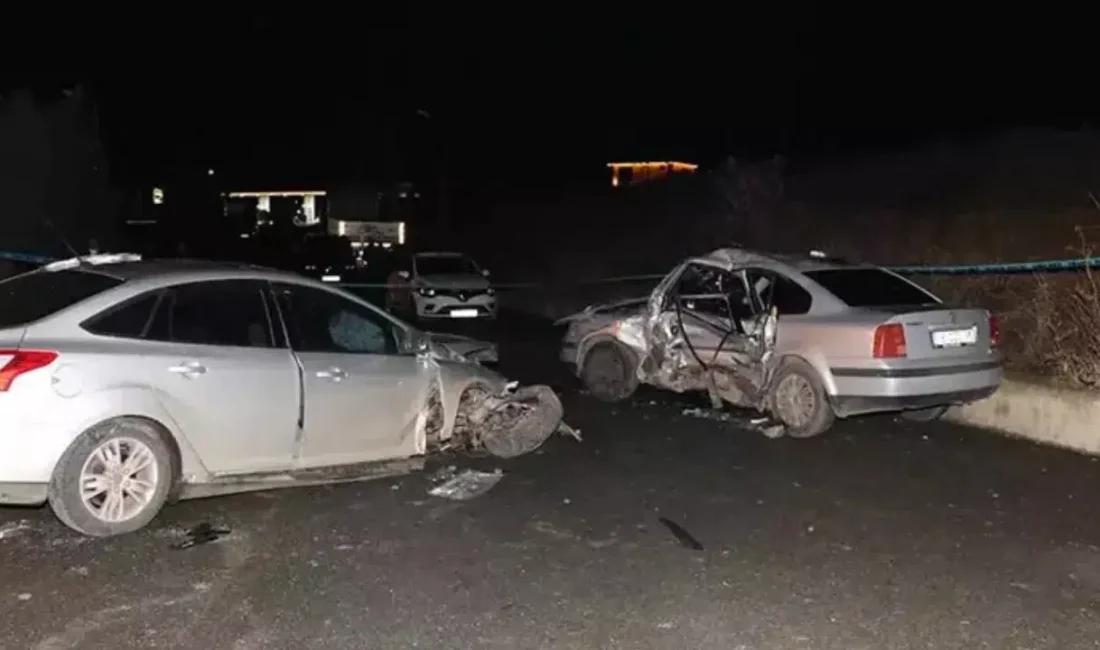 Erzurum’un Oltu ilçesinde gece saatlerinde korkunç bir trafik kazası meydana