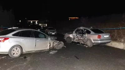 Erzurum’un Oltu ilçesinde gece saatlerinde korkunç bir trafik kazası meydana