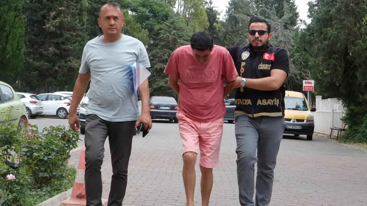 Antalya’da kan donduran olayda öz oğlu Barış Tolaman’ı tam 36