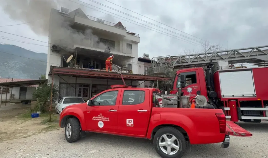 Muğla’nın Fethiye ilçesinde üç katlı bir evin ikinci katında aniden