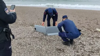 Sakarya’nın Karasu ve Kocaali ilçelerinde deniz kıyısına vuran insansız hava