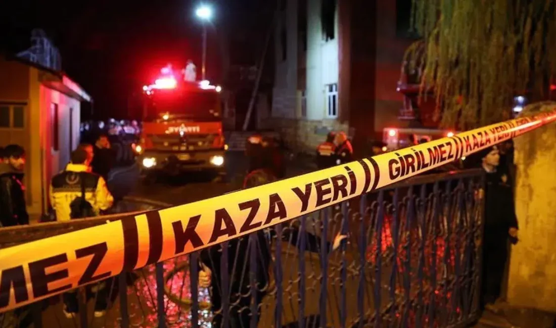 Manisa’nın Salihli ilçesinde meydana gelen korkunç kazada, yolun karşısına geçmek