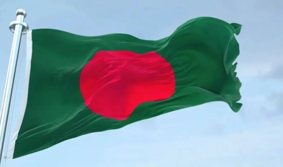 Bangladeş’te yaşanan feci kazada yolcu otobüsü feribota yöneldiği sırada kontrolden