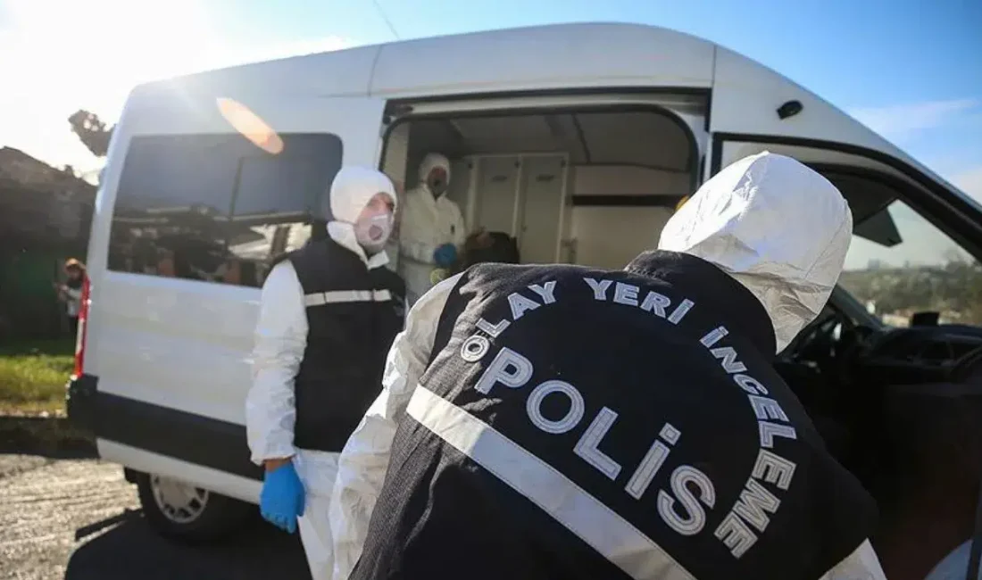 Burdur’un Dere Mahallesi yakınlarındaki ormanlık alanda doğa yürüyüşü yapan bir