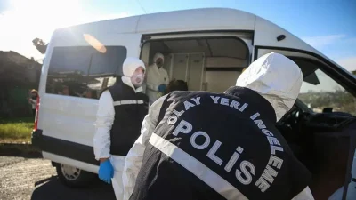 Burdur’un Dere Mahallesi yakınlarındaki ormanlık alanda doğa yürüyüşü yapan bir