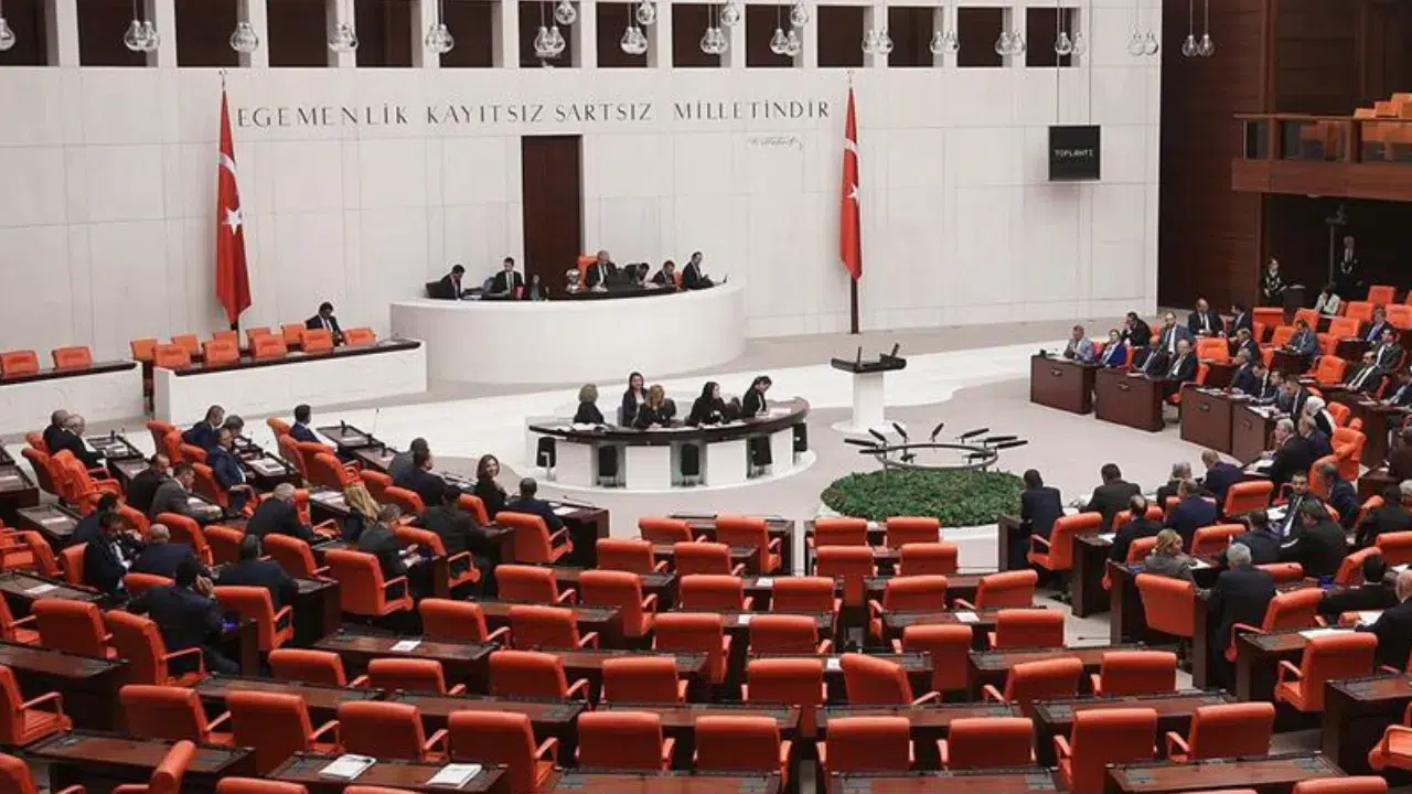 Türkiye Büyük Millet Meclisi Genel Kurulu, Başkanvekili Celal Adan başkanlığında