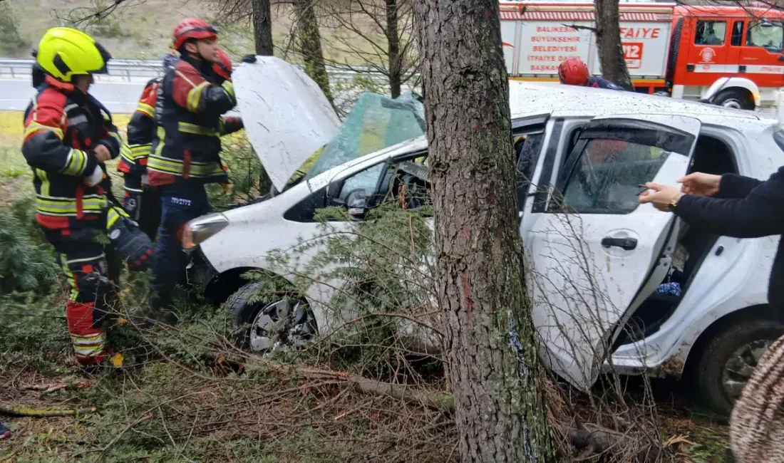 Balıkesir’de kontrolden çıkan bir otomobilin metrelerce savrularak ormanlık alana uçtuğu