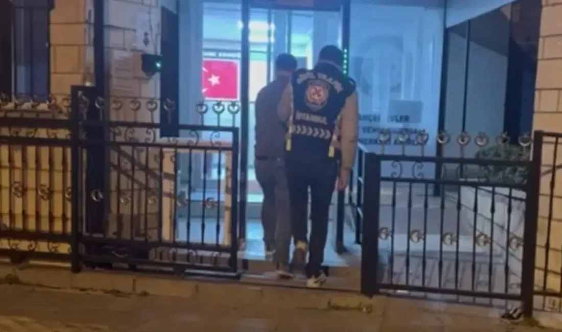 İstanbul Bahçelievler’de trafik akışını tehlikeye atarak diğer sürücülerin üzerine yürüyen