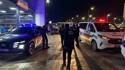 Adıyaman’da meydana gelen trafik kazasının ardından hastanede tedavi altına alınan