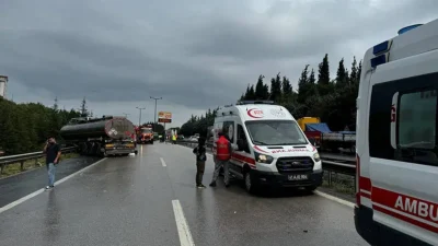 Adıyaman’ın Kahta ilçesinde kontrolden çıkan otomobilin metrelerce yükseklikten şarampole yuvarlanması