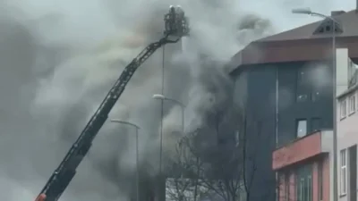 İstanbul Ataşehir’de bulunan iki katlı bir metal imalathanesinde aniden yükselen