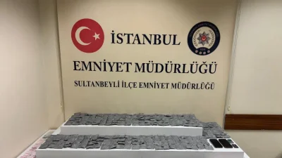İstanbul Sultanbeyli’de emniyet güçlerinin titiz takibi sonucu düzenlenen uyuşturucu operasyonunda,