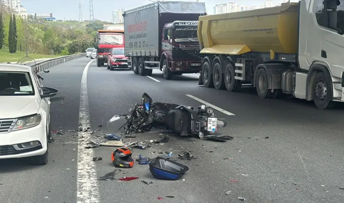 Bolu’nun Karaçayır Mahallesi’nde hafif ticari araç ile motosikletin çarpışması sonucu