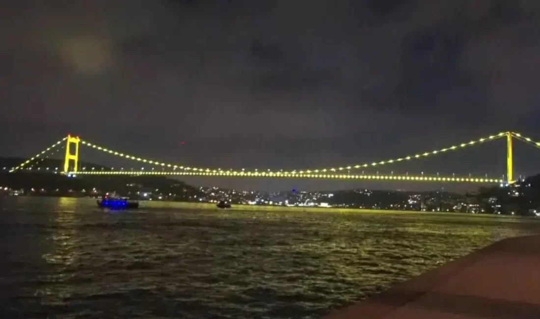 İstanbul’un simge yapılarından Fatih Sultan Mehmet Köprüsü, bu akşam alışılmışın