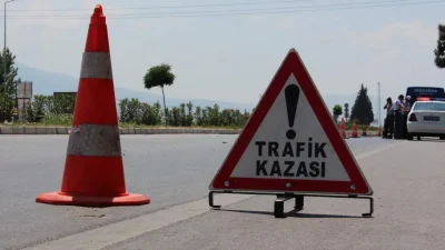 Bursa’nın İnegöl ilçesinde panelvan ile minibüsün karıştığı şiddetli kazada 3