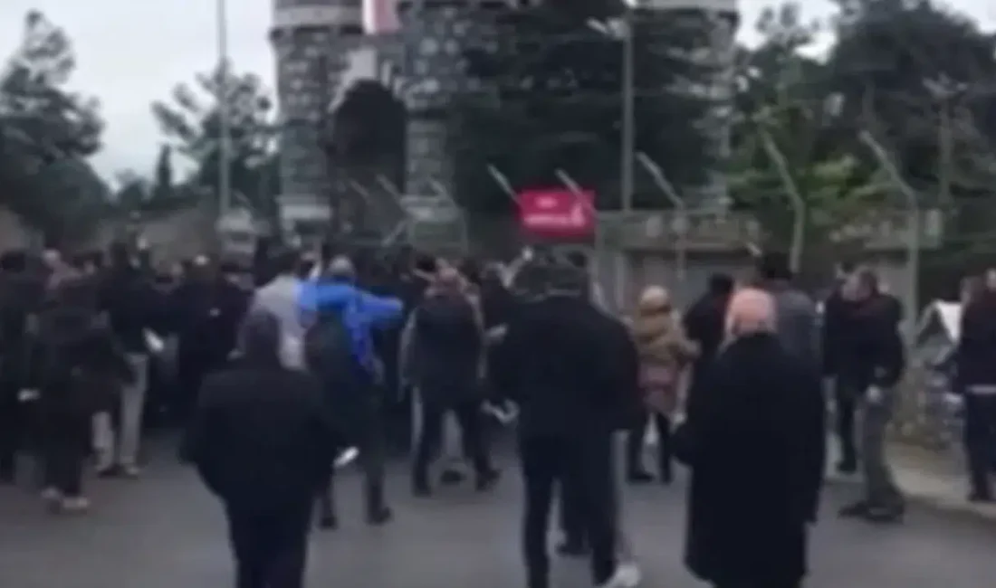 Kocaeli’nin Darıca ilçesinde gerçekleştirilen Nevruz kutlamalarında, alana giriş kuralları sebebiyle