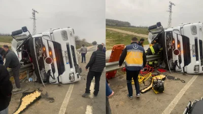 Tekirdağ’ın Malkara ilçesinde ayçiçek yağı yüklü bir tırın bariyerlere çarpması