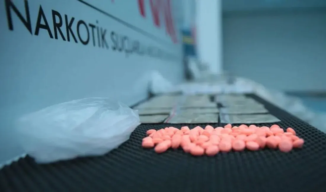 Antalya’nın Kepez ilçesinde jandarma ekiplerinin şüphe üzerine durdurduğu bir motosiklette