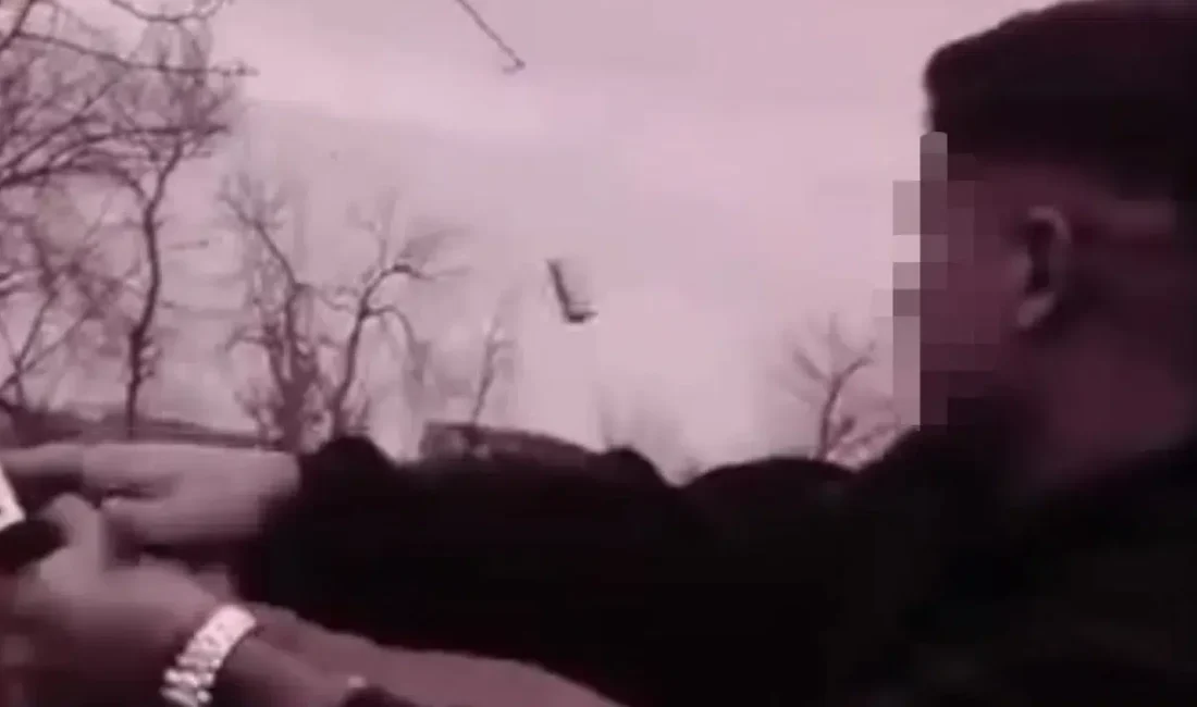 Bursa’nın Yıldırım ilçesinde elindeki tabancayla çevreye aldırış etmeden peş peşe