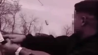 Bursa’nın Yıldırım ilçesinde elindeki tabancayla çevreye aldırış etmeden peş peşe