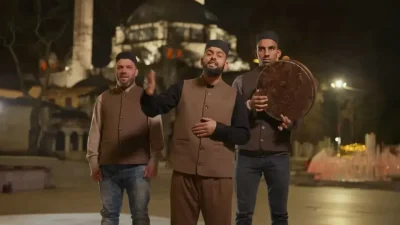 Kâbe’de seslendirdiği “Hacılar Hu Der Allah” ilahisiyle gönüllerde taht kuran