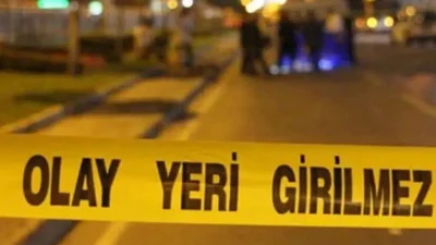 İstanbul Beylikdüzü’nde iftar saati öncesi fırından taze ekmek alarak evine