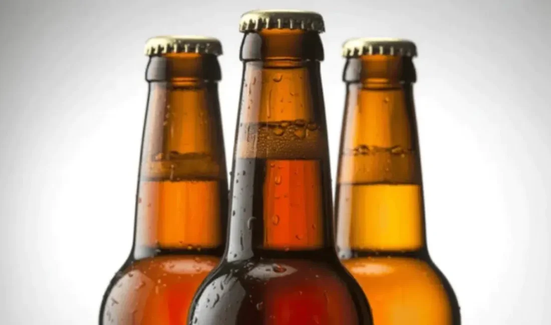 İstanbul’da bir zincir markete müşteri gibi giren şahıs, alkol reyonundaki