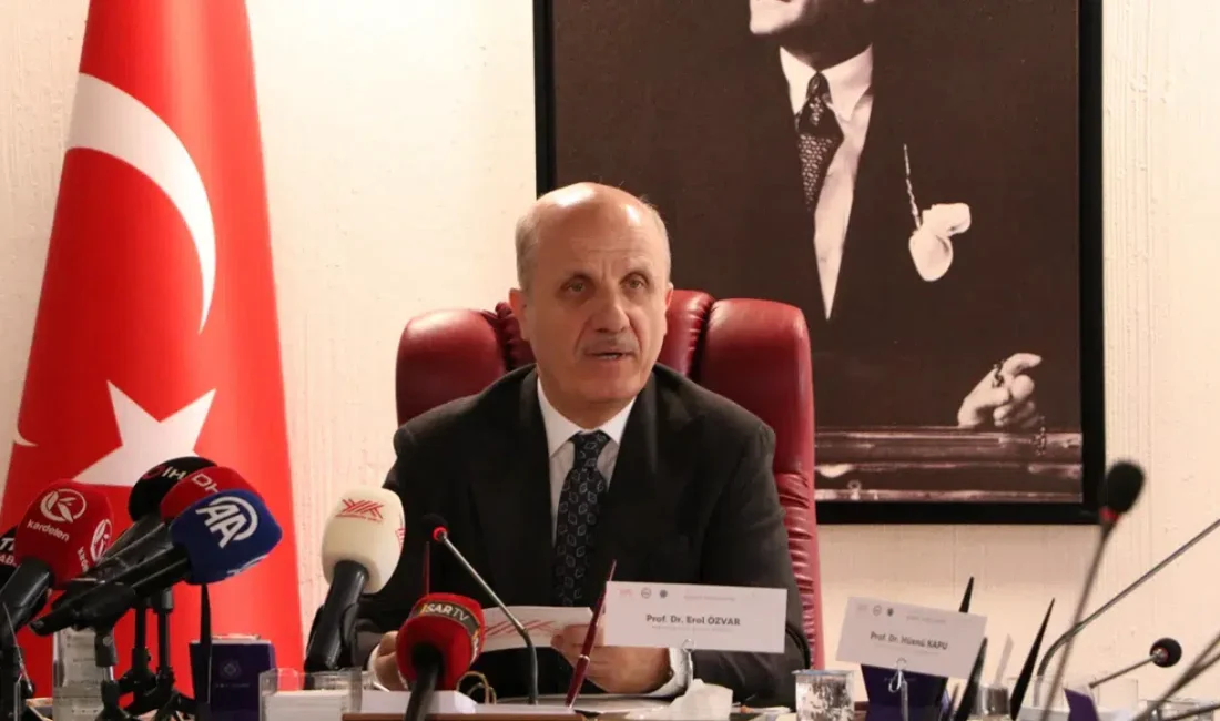 Yükseköğretim Kurulu (YÖK) Başkanı Prof. Dr. Erol Özvar, üniversitelerdeki akademik