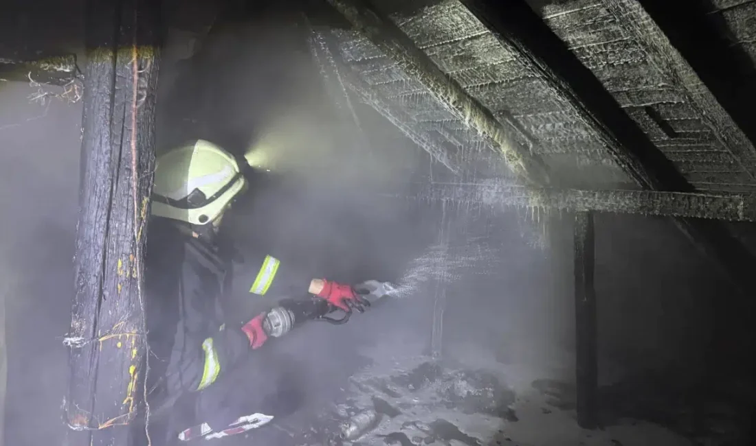 Bolu’nun Dörtdivan ilçesinde soba bacasından sıçrayan kıvılcımlar kısa sürede koca