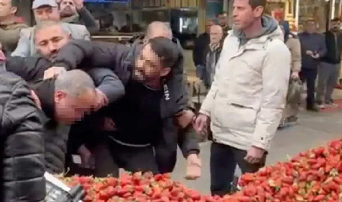 Sakarya’nın Adapazarı ilçesinde denetim yapan zabıta ekipleri ile bir seyyar